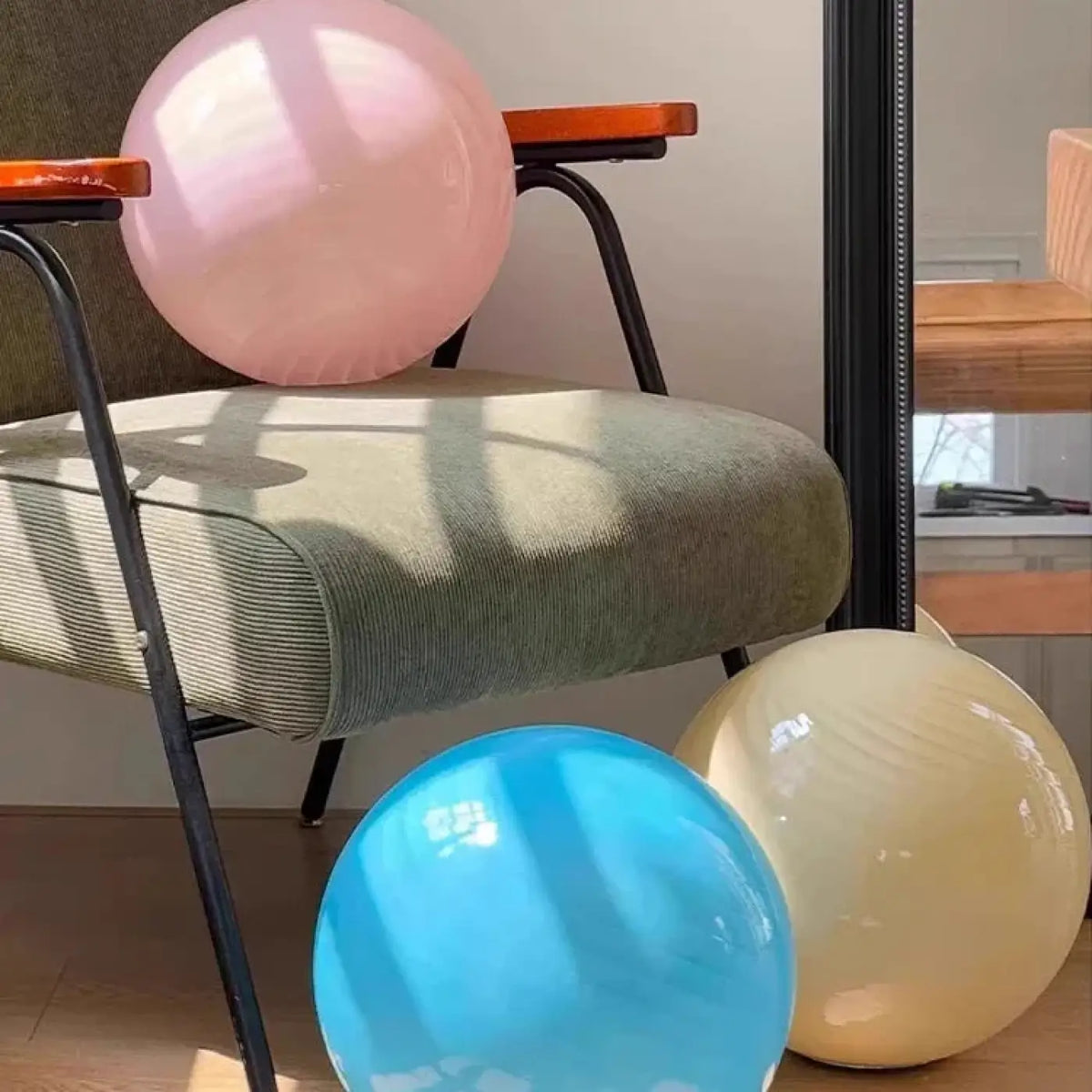 Suspension Boule en Verre Contemporaine | Aka