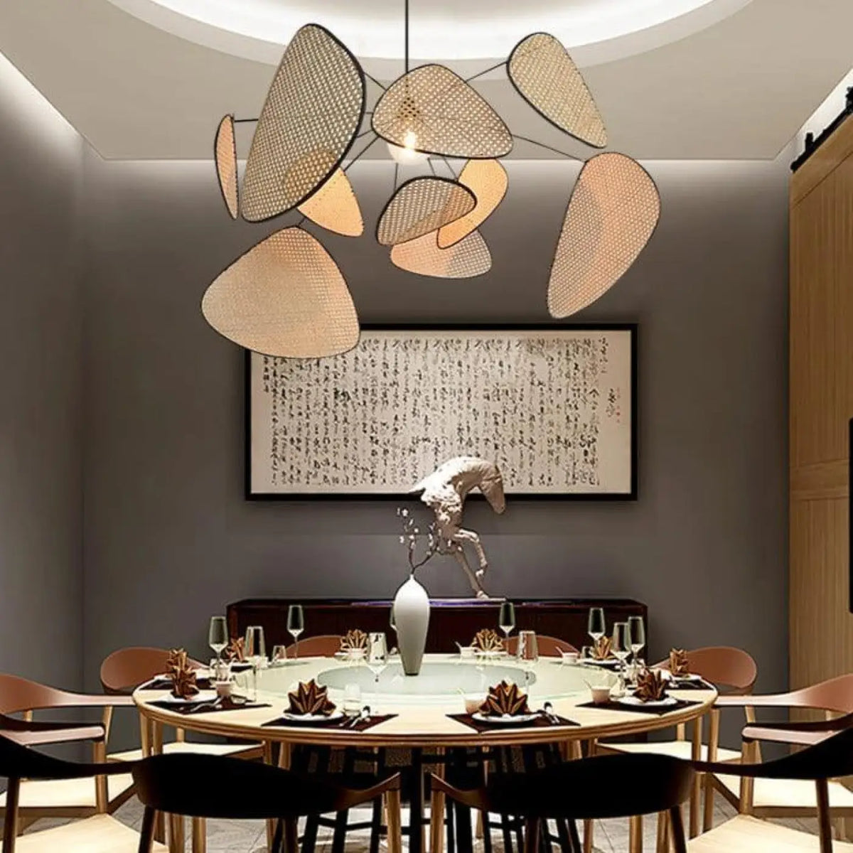 Lampe Suspendue en Cannage Forme Pétales | Liro