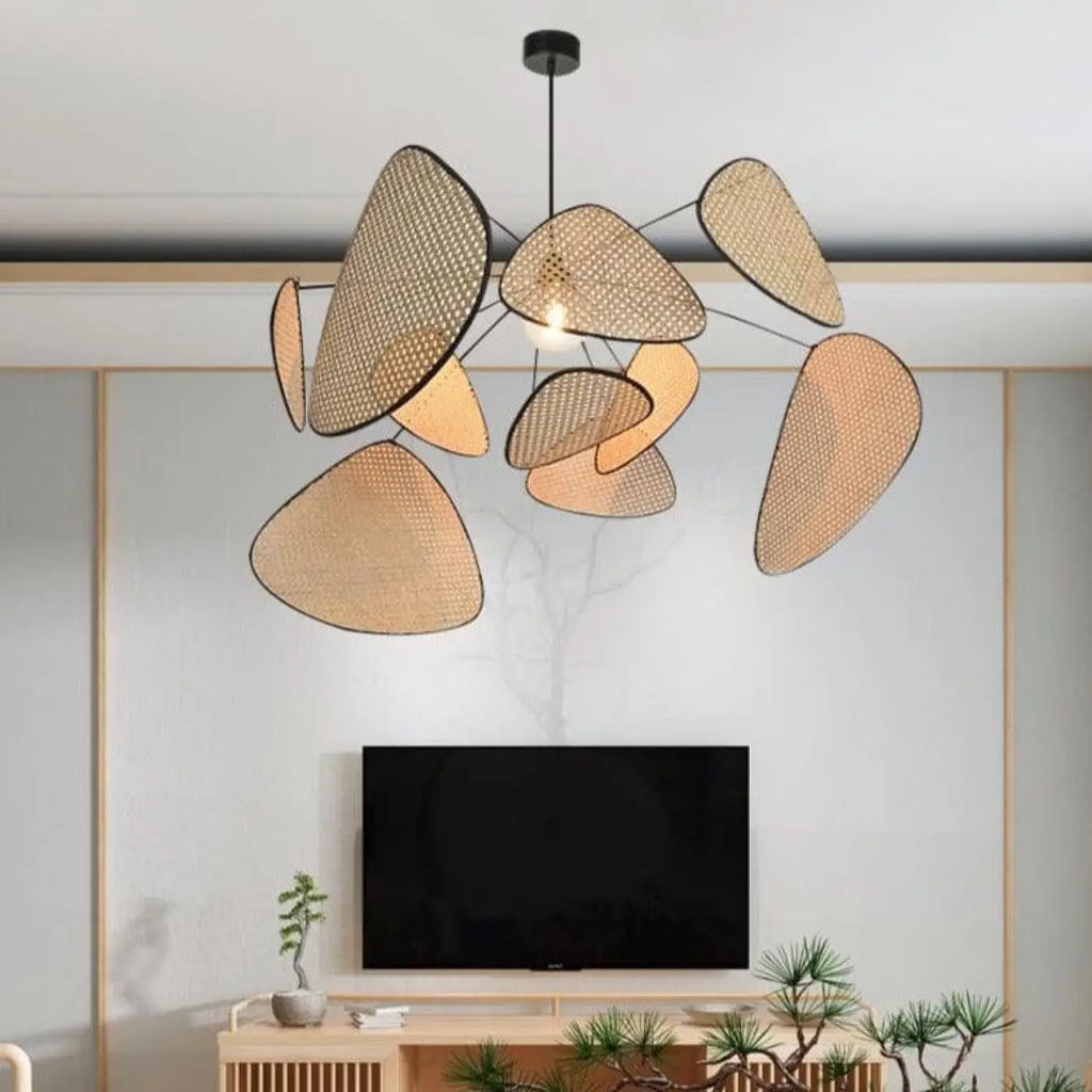 Lampe Suspendue en Cannage Forme Pétales | Liro