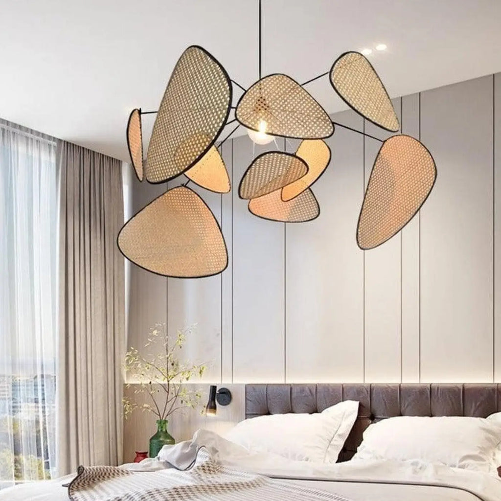 Lampe Suspendue en Cannage Forme Pétales | Liro