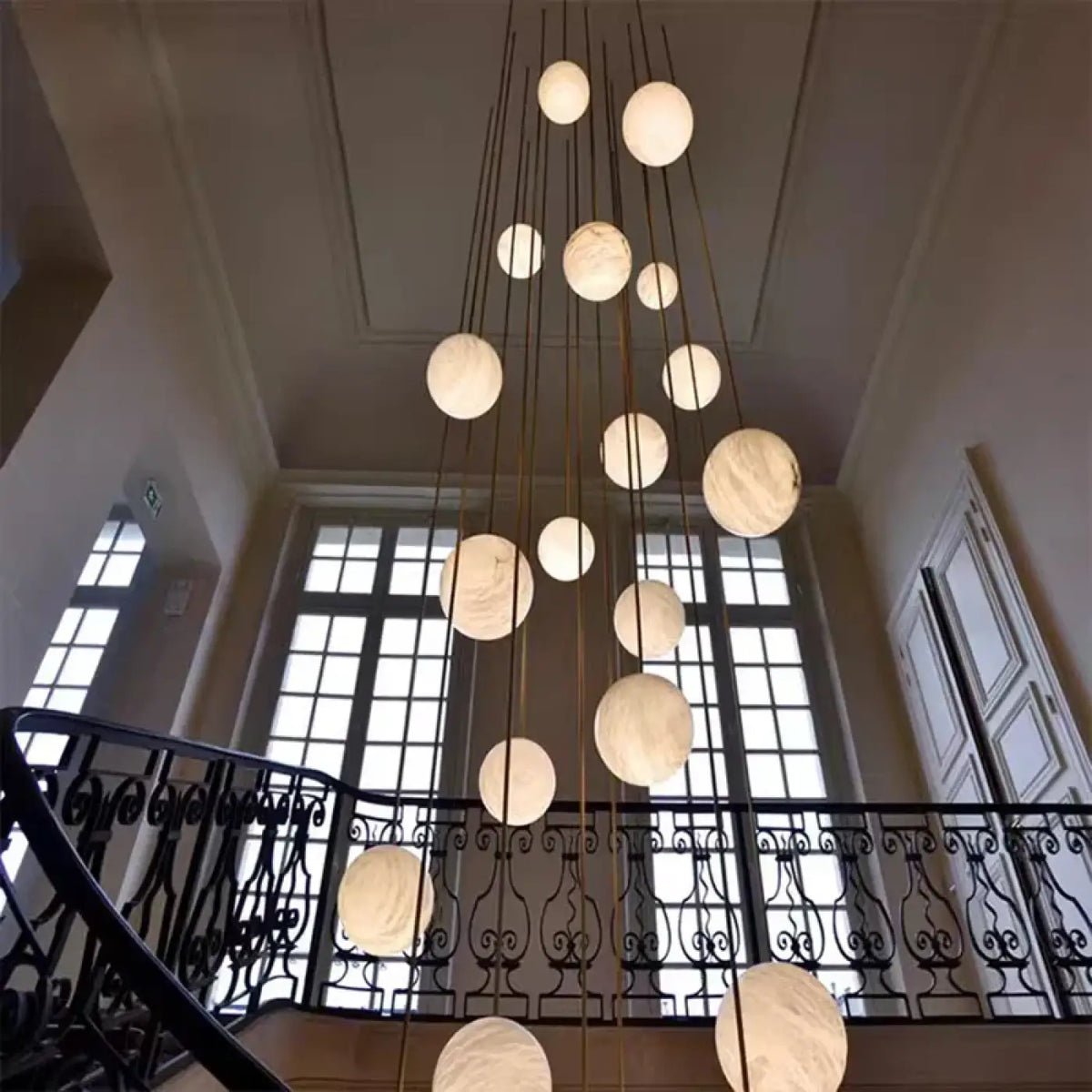 Lampe Suspendue Grappe Marbrée Blanche et Dorée | Lumo