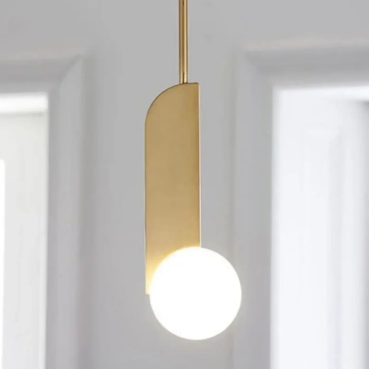 Suspension Dorée Minimaliste | Daka