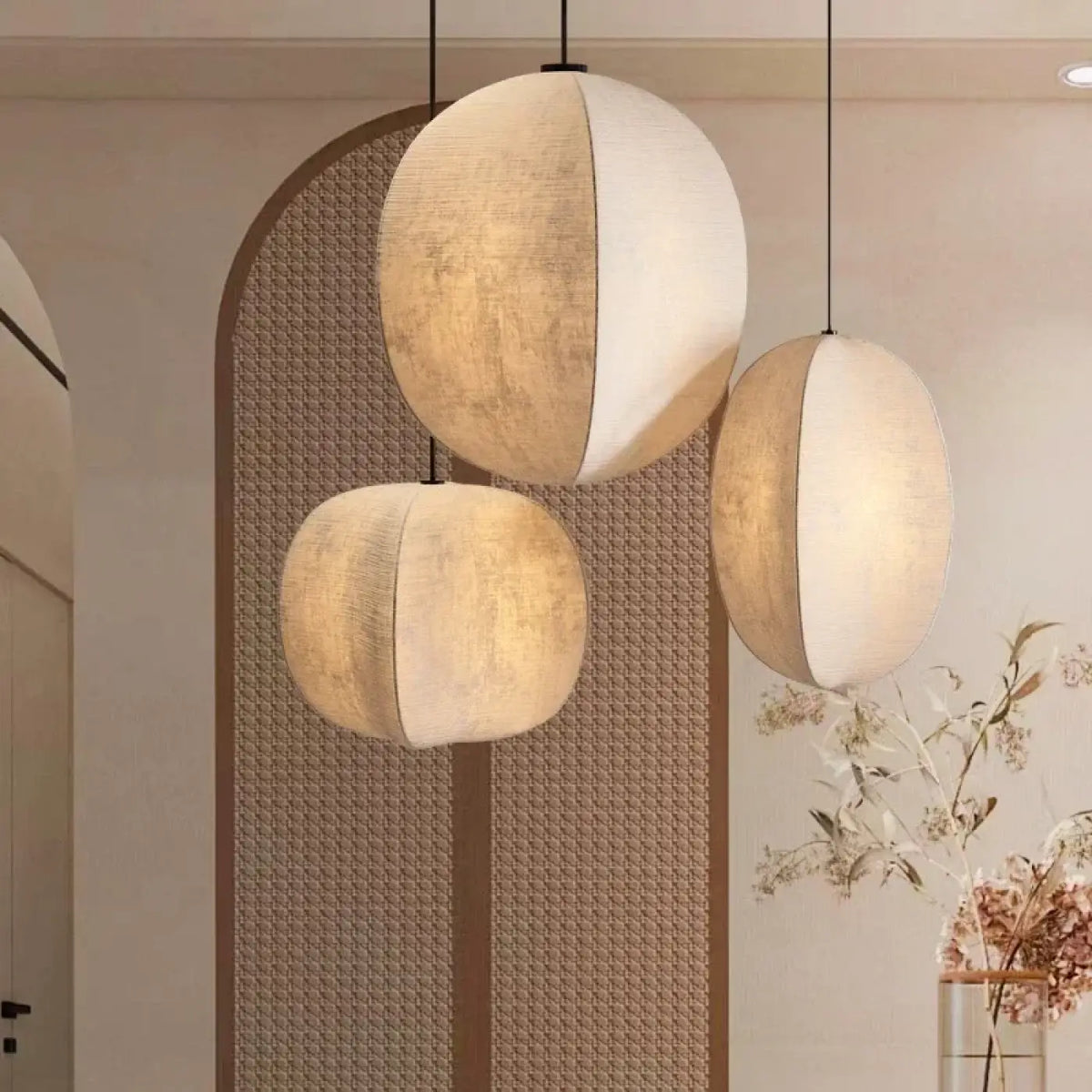 Suspension Sphère Bicolore en Tissu Blanc | Amo