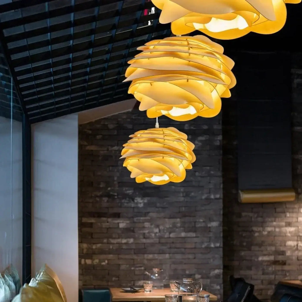Lampe Suspendue Blanche Ondulée Effet Pétales | Kata