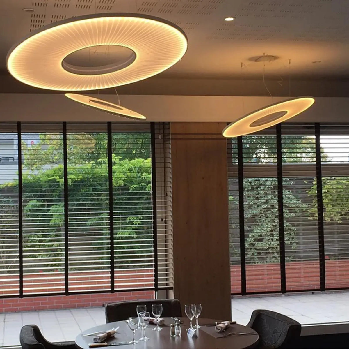 Suspension LED Blanc Cassé Design Moderne | Kora