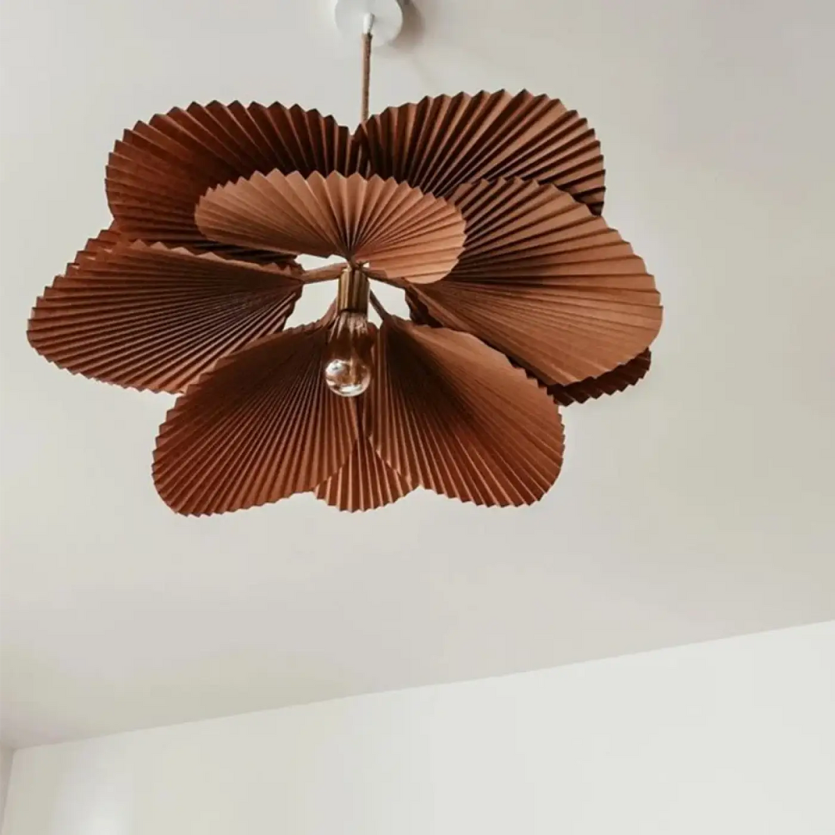 Lampe Suspendue Pétales Plissés Brun Naturel | Tita