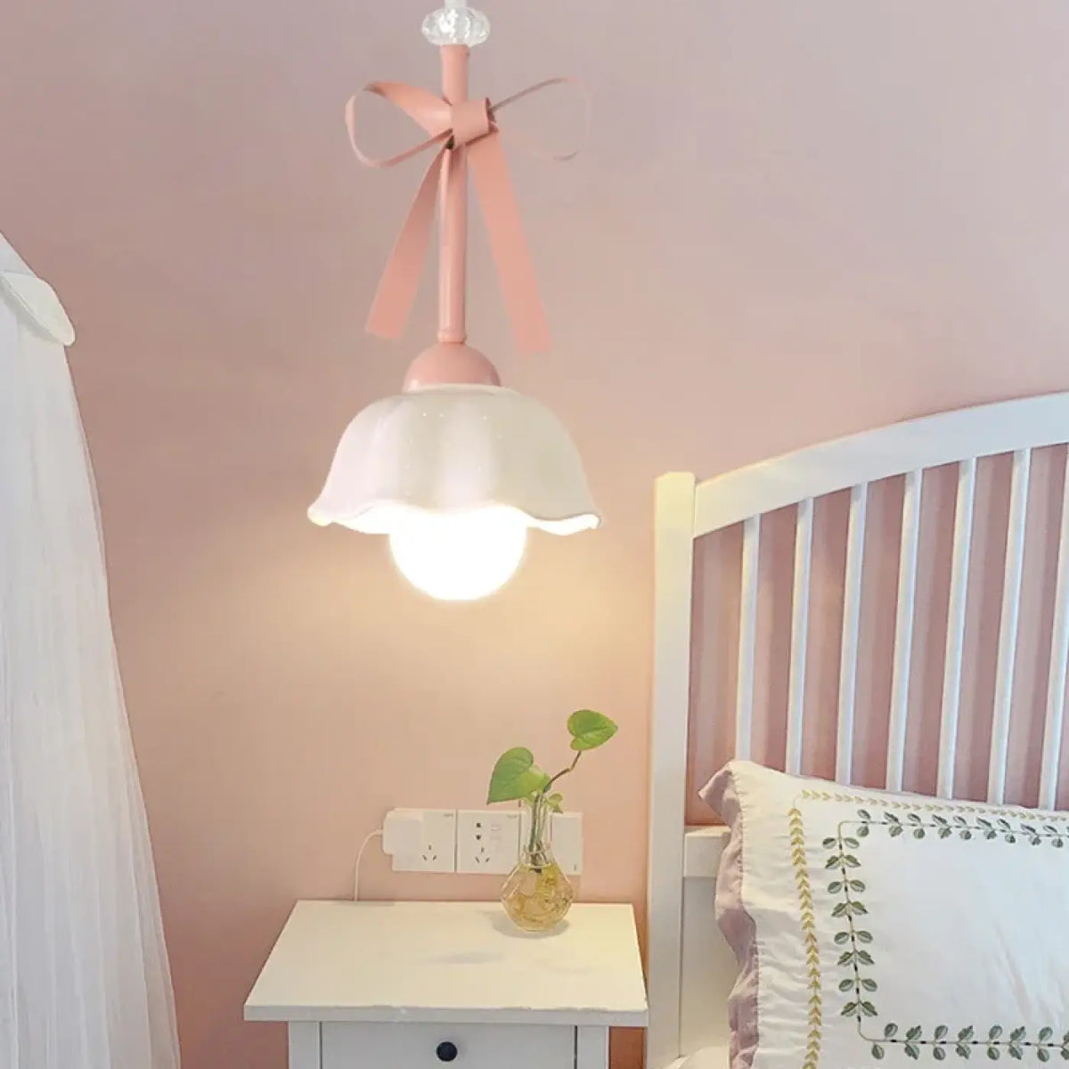Lampe Suspendue Design à Rubans Roses et Verre | Fava