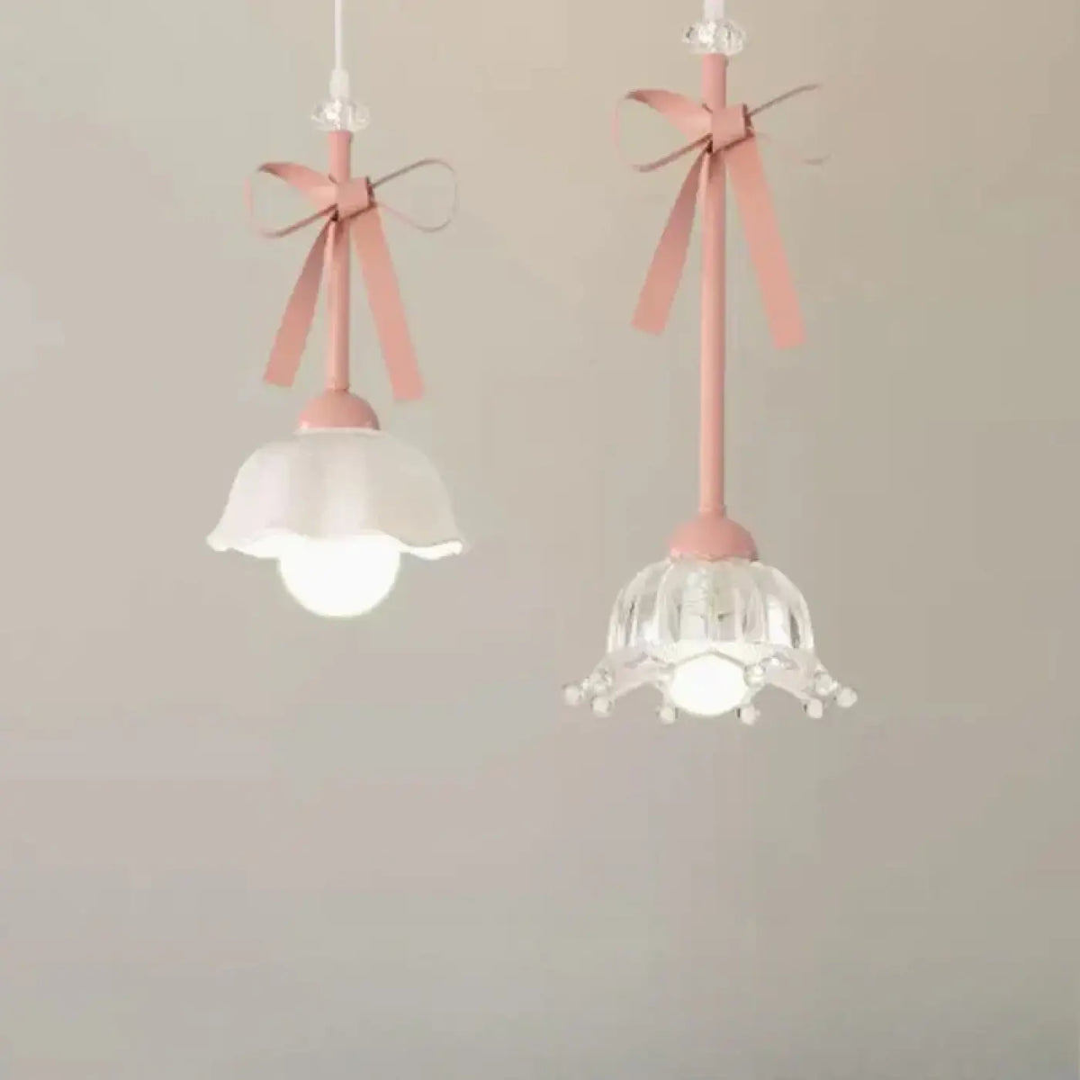Lampe Suspendue Design à Rubans Roses et Verre | Fava
