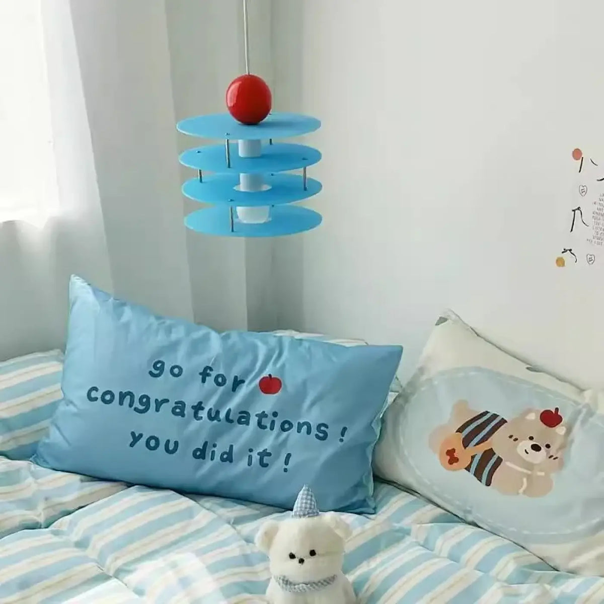 Suspension Enfant Bleue Au Design Créatif | Luta
