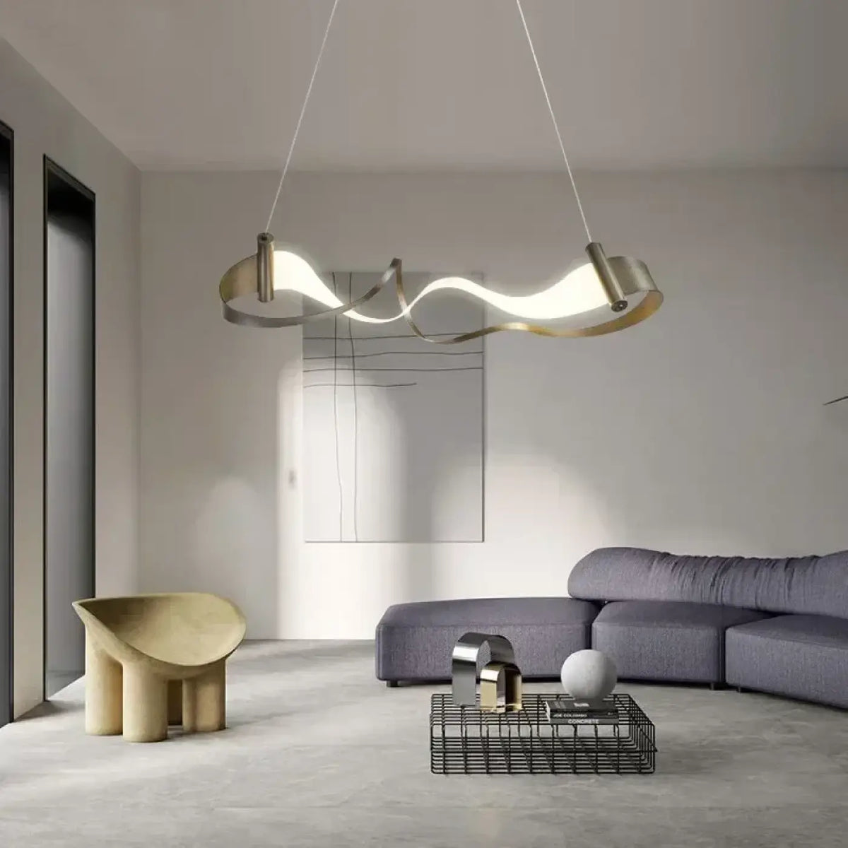 Lampe Suspendue Ondulée en Métal Doré | Mava