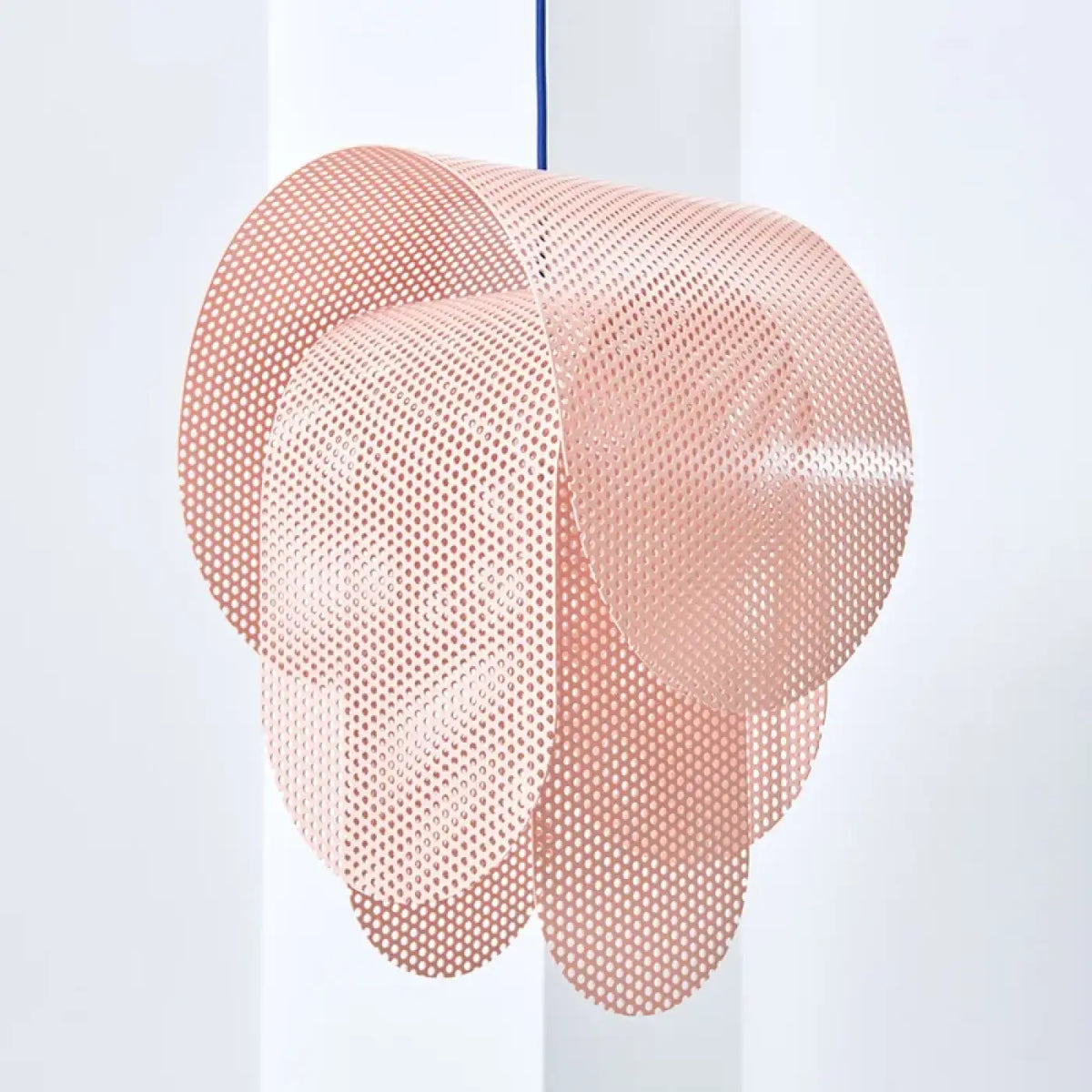 Suspension Rose Effet Grillage Design | Ina