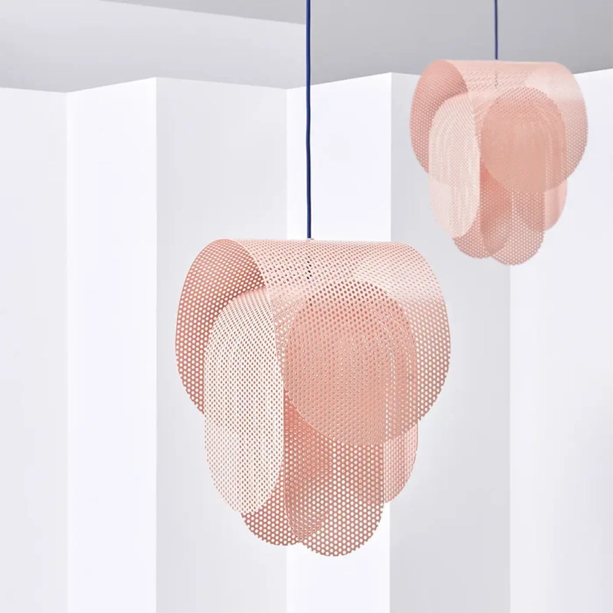 Suspension Rose Effet Grillage Design | Ina