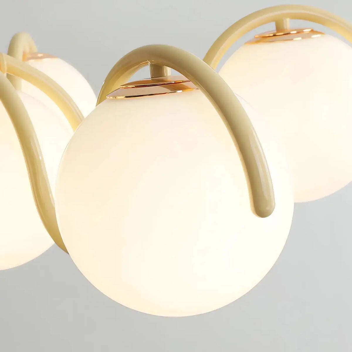 Lampe Suspendue à 6 Boules Blanches | Ari