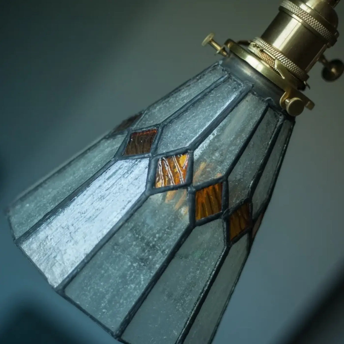 Suspension Verre Art Déco et Cuivre | Uta